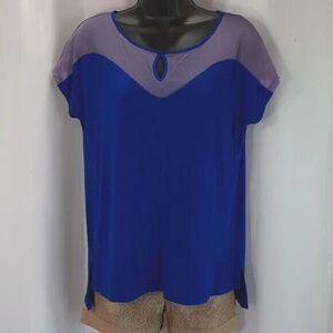 Cable & Guage size medium top seer panel at chest high low hem *